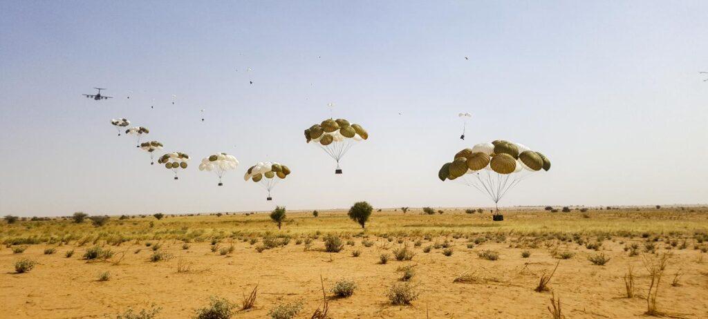 Vrai ou Faux, des militaires français parachutés au Burkina ?