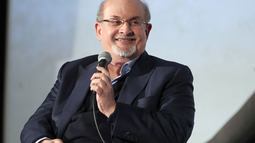 Qui est l'écrivain Salman Rushdie ?