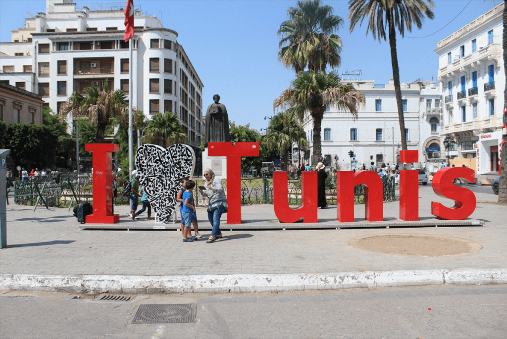 Touristes algériens en Tunisie : Pourquoi la destination Tunisie attire tant d’Algériens ?
