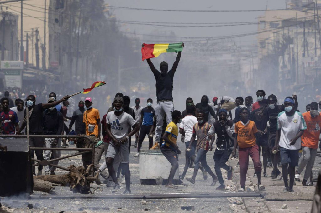 Sénégal : l’inquiétude subsiste malgré le renoncement de Macky Sall